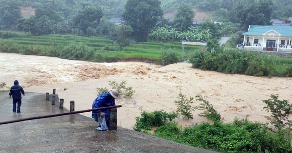 Nước lũ đổ về, sơ tán hàng chục hộ dân ở miền núi Thanh Hóa- Ảnh 1.